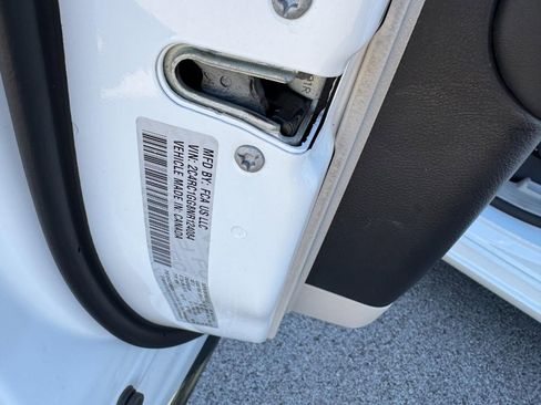 Used 2022 Chrysler Pacifica Limited image 26