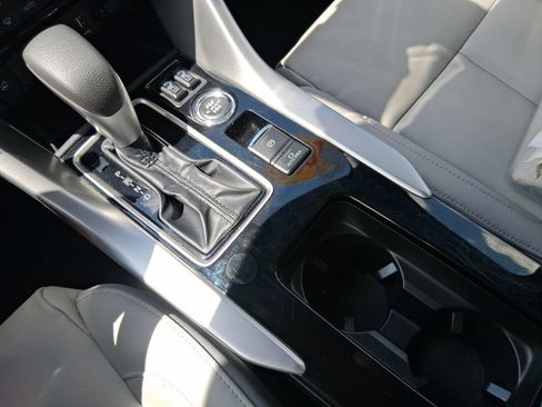 Used 2025 Mitsubishi Eclipse Cross AWD image 26