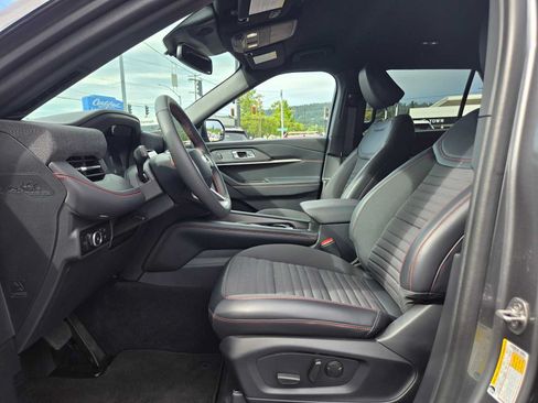 Used 2025 Ford Explorer ST-Line w/ Premium Package RWD image 22