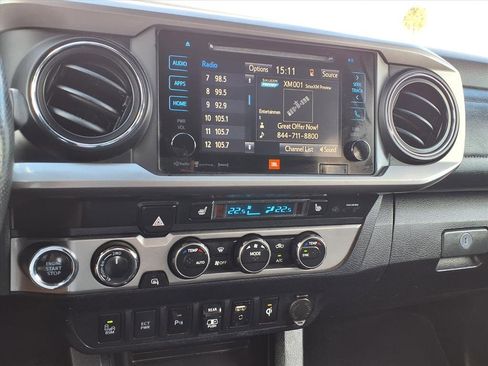 Used 2019 Toyota Tacoma Limited image 29