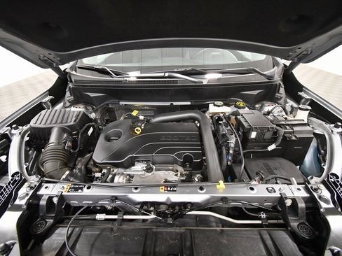 Used 2024 GMC Terrain SLT image 12