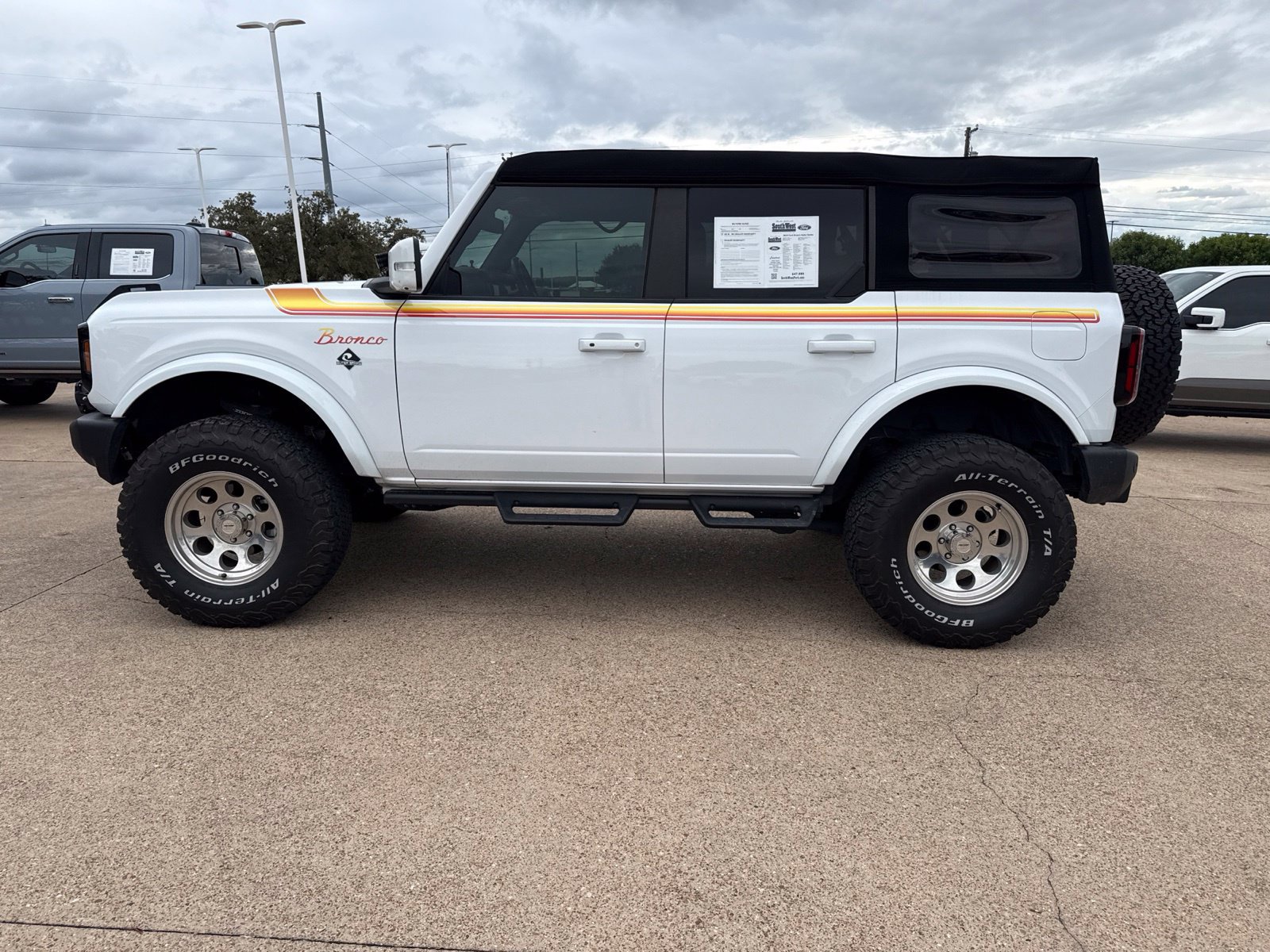 Used 2024 Ford Bronco Outer Banks AWD/4WD image 4
