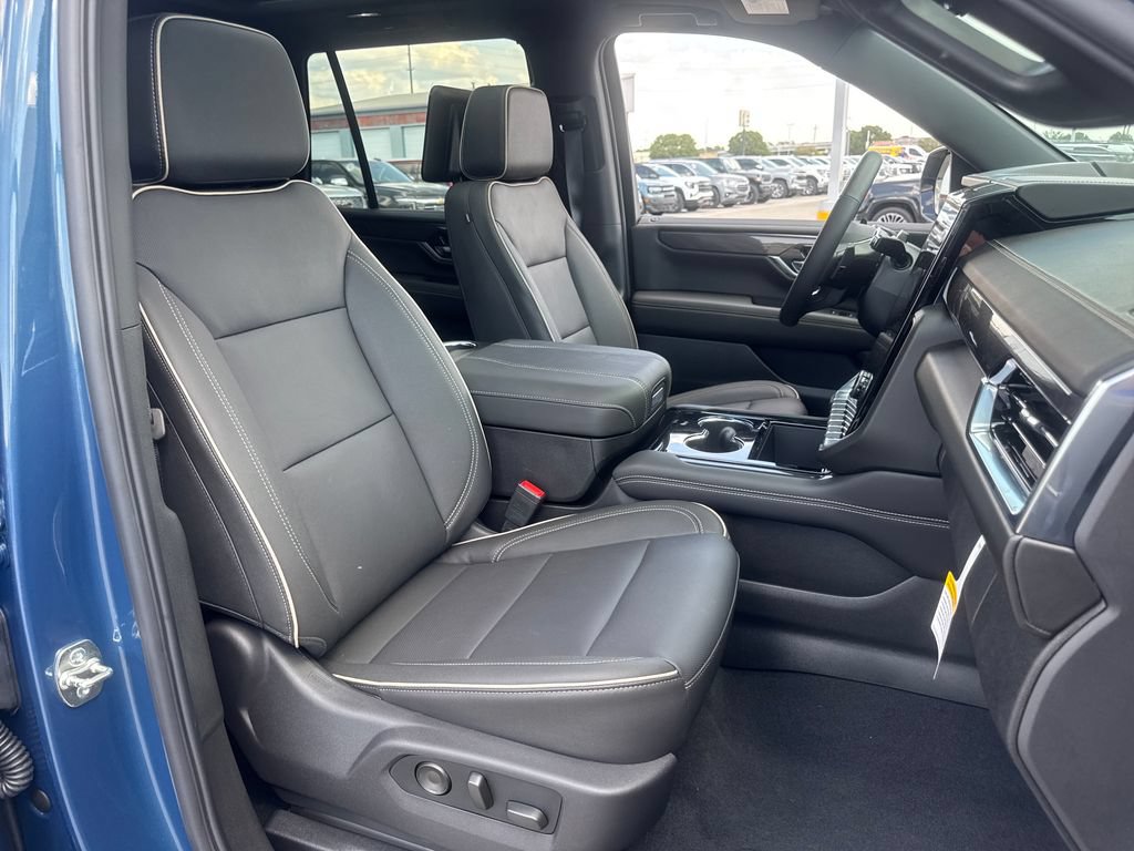 New 2026 GMC Yukon Elevation w/ Elevation Premium Package AWD/4WD image 11