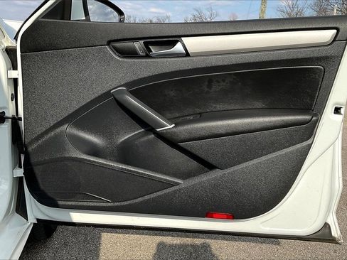 Used 2022 Volkswagen Passat 2.0T SE image 19