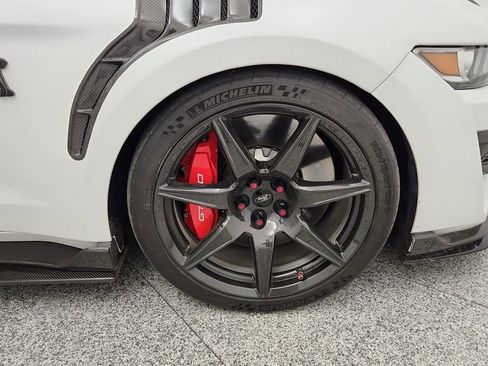 Used 2020 Ford Mustang Shelby GT500 w/ Carbon Fiber Track Pack image 17