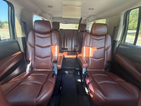 Used 2016 Cadillac Escalade ESV Luxury AWD/4WD image 15