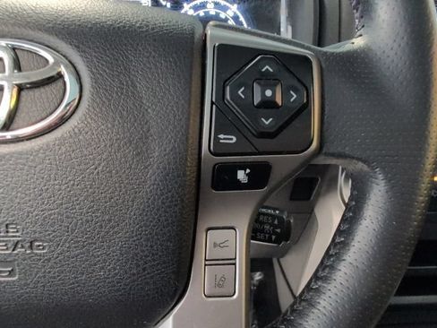 Used 2022 Toyota 4Runner SR5 Premium w/ Moonroof Package AWD/4WD image 20