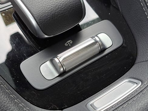 Used 2025 Mercedes-Benz GLS 450 4MATIC image 21