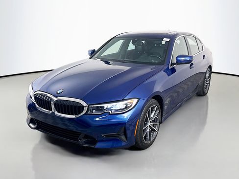 Used 2022 BMW 330i Sedan w/ Premium Package 2 RWD image 4