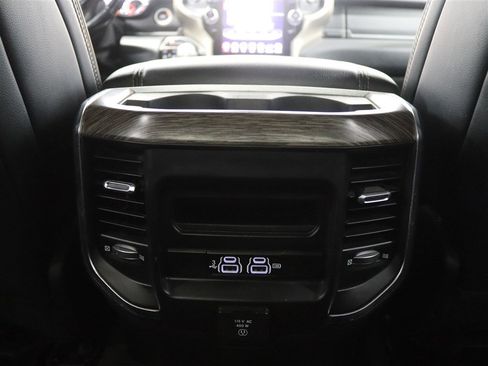 Used 2019 RAM 1500 Laramie AWD/4WD image 25