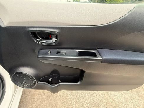 Used 2012 Toyota Yaris LE FWD image 20