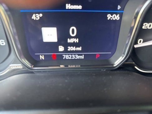 Used 2021 GMC Yukon Denali w/ Denali Premium Package image 19