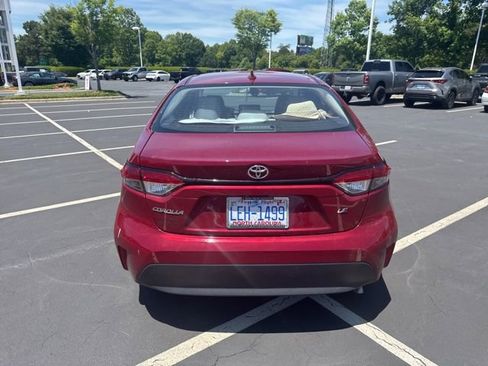 Used 2025 Toyota Corolla LE FWD image 5