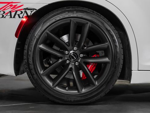 Used 2023 Chrysler 300 C RWD image 15