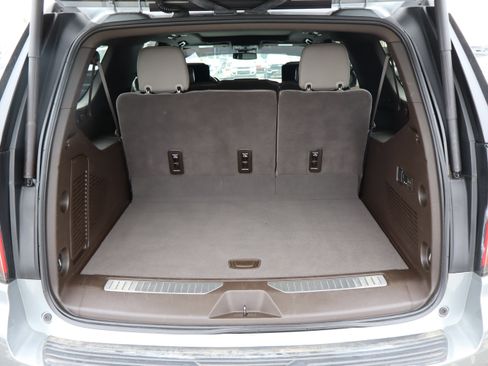 Used 2023 Chevrolet Suburban Z71 w/ Z71 Off-Road Package image 36