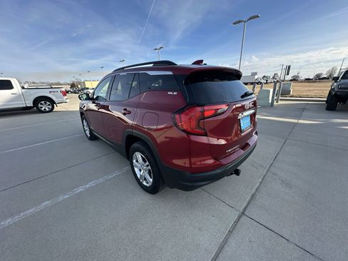 Used 2018 GMC Terrain SLE w/ Driver Convenience Package image 6