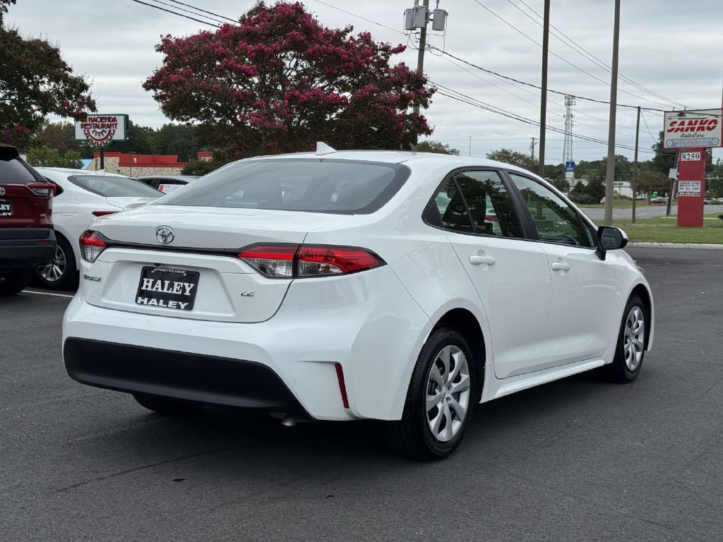 Used 2025 Toyota Corolla LE FWD image 21