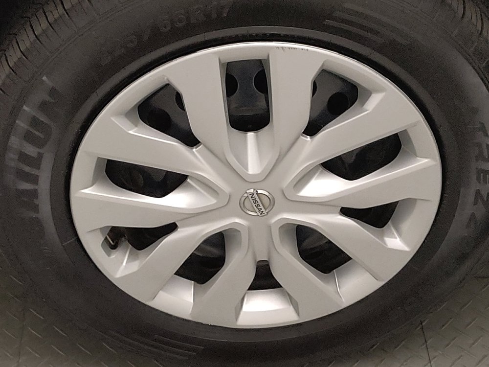 Used 2017 Nissan Rogue S FWD image 31