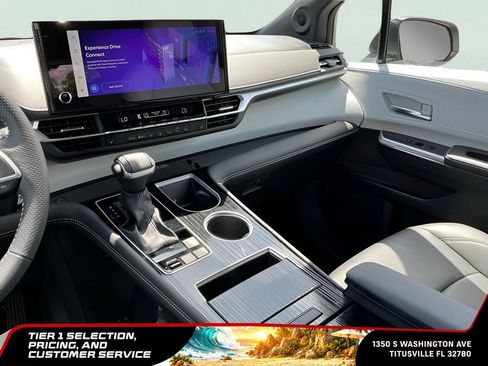 Used 2025 Toyota Sienna XSE w/ XSE Plus Package FWD image 42