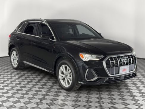 Certified 2025 Audi Q3 2.0T Premium w/ Convenience Package image 7