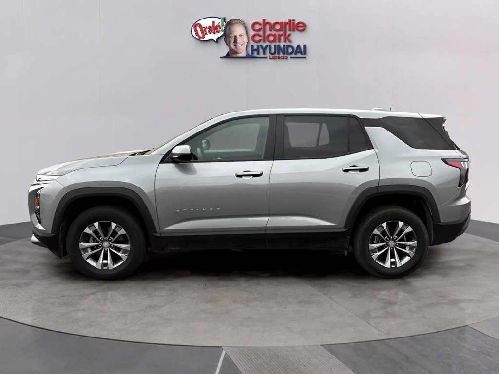 Used 2026 Chevrolet Equinox LT AWD/4WD image 2