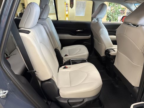 Used 2026 Toyota Grand Highlander XLE image 21