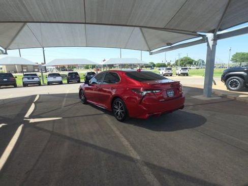 Used 2023 Toyota Camry SE FWD image 8