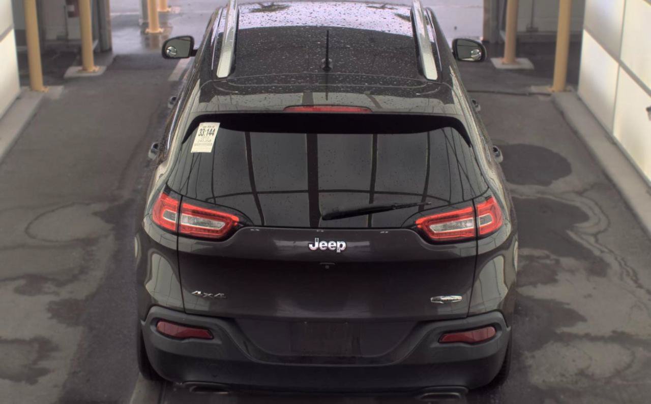 Used 2015 Jeep Cherokee Latitude AWD/4WD image 6