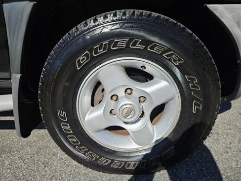 Used 2003 Nissan Xterra XE image 25