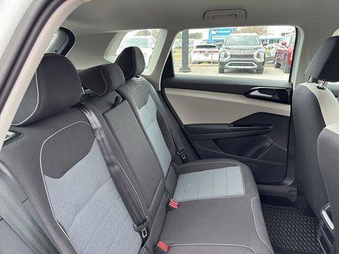 Certified 2025 Volkswagen Taos S FWD image 10