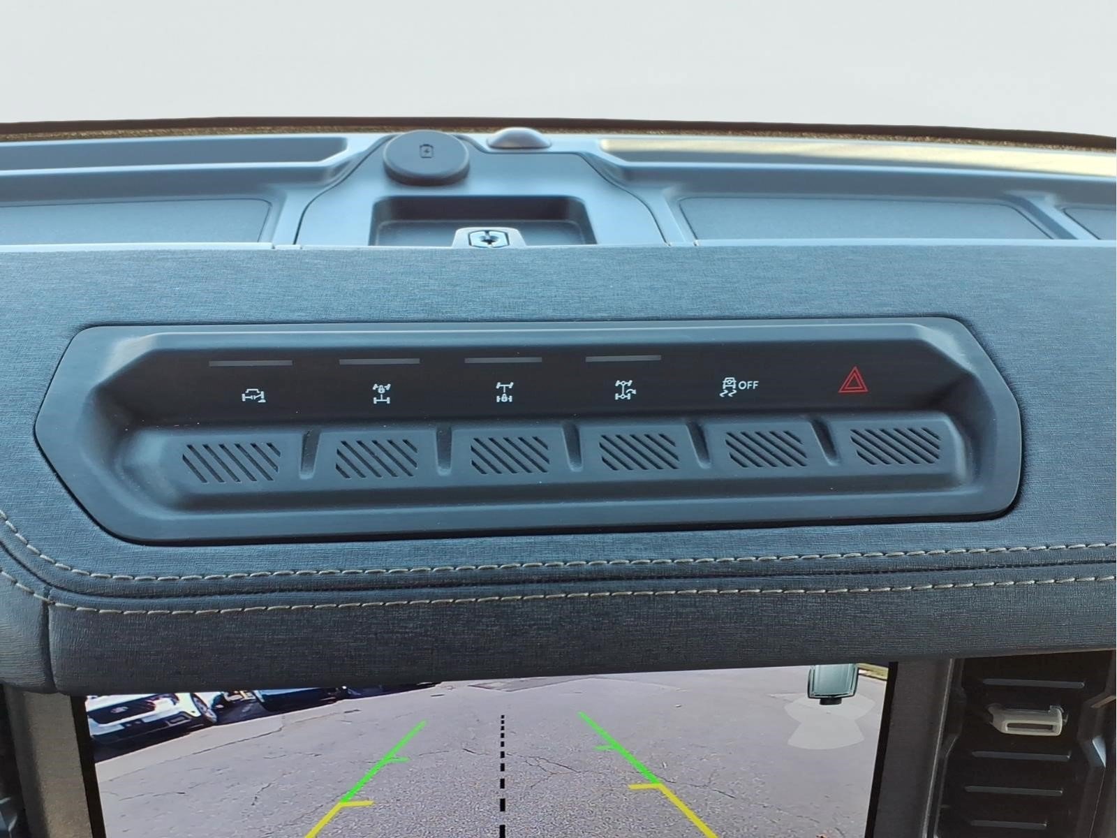 Certified 2025 Ford Bronco Badlands w/ Sasquatch Package AWD/4WD image 24