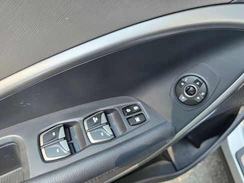 Used 2013 Hyundai Santa Fe Limited AWD/4WD image 24