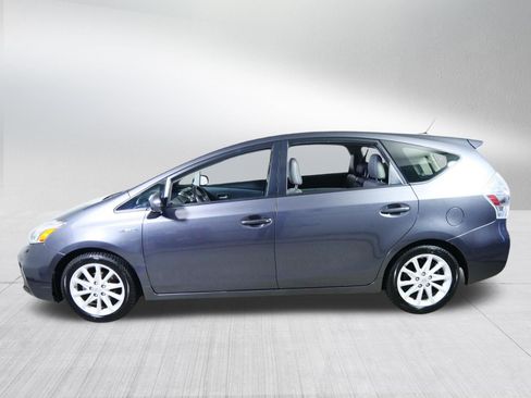 Used 2012 Toyota Prius V Five FWD image 4