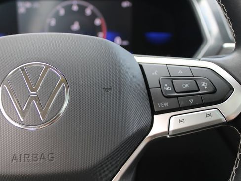 Certified 2023 Volkswagen Tiguan SE image 12