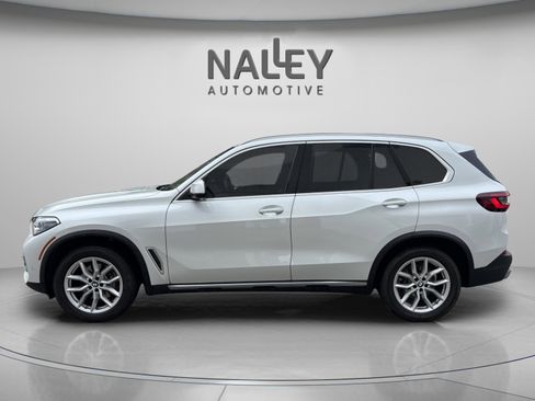 Used 2022 BMW X5 xDrive40i w/ Executive Package image 2