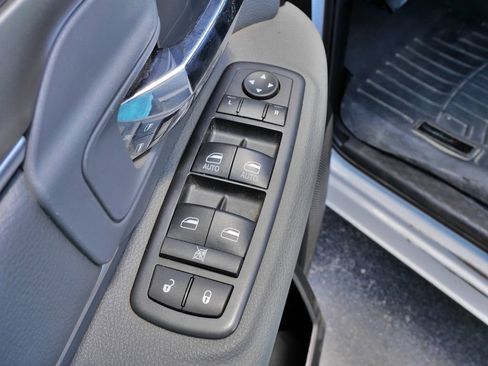 Used 2019 RAM 1500 Classic SLT w/ Protection Group AWD/4WD image 18