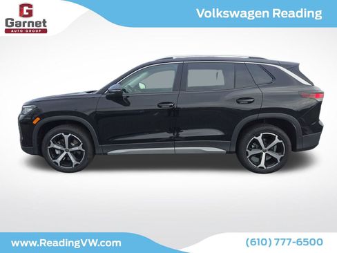 New 2026 Volkswagen Tiguan SE image 2