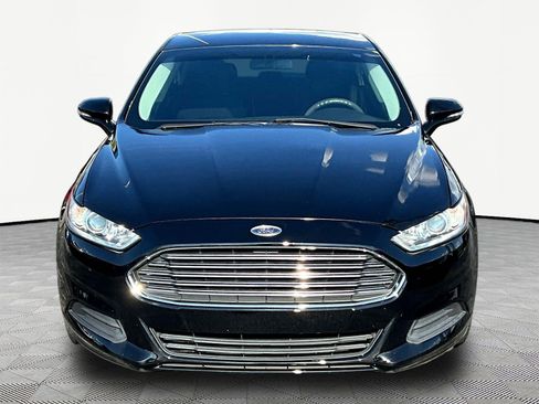 Used 2016 Ford Fusion SE FWD image 2