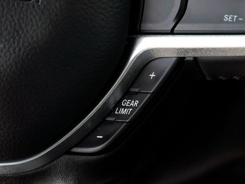 Used 2022 RAM 1500 Laramie AWD/4WD image 36