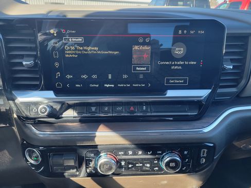 Used 2024 GMC Sierra 2500 SLT w/ SLT Convenience Package image 9