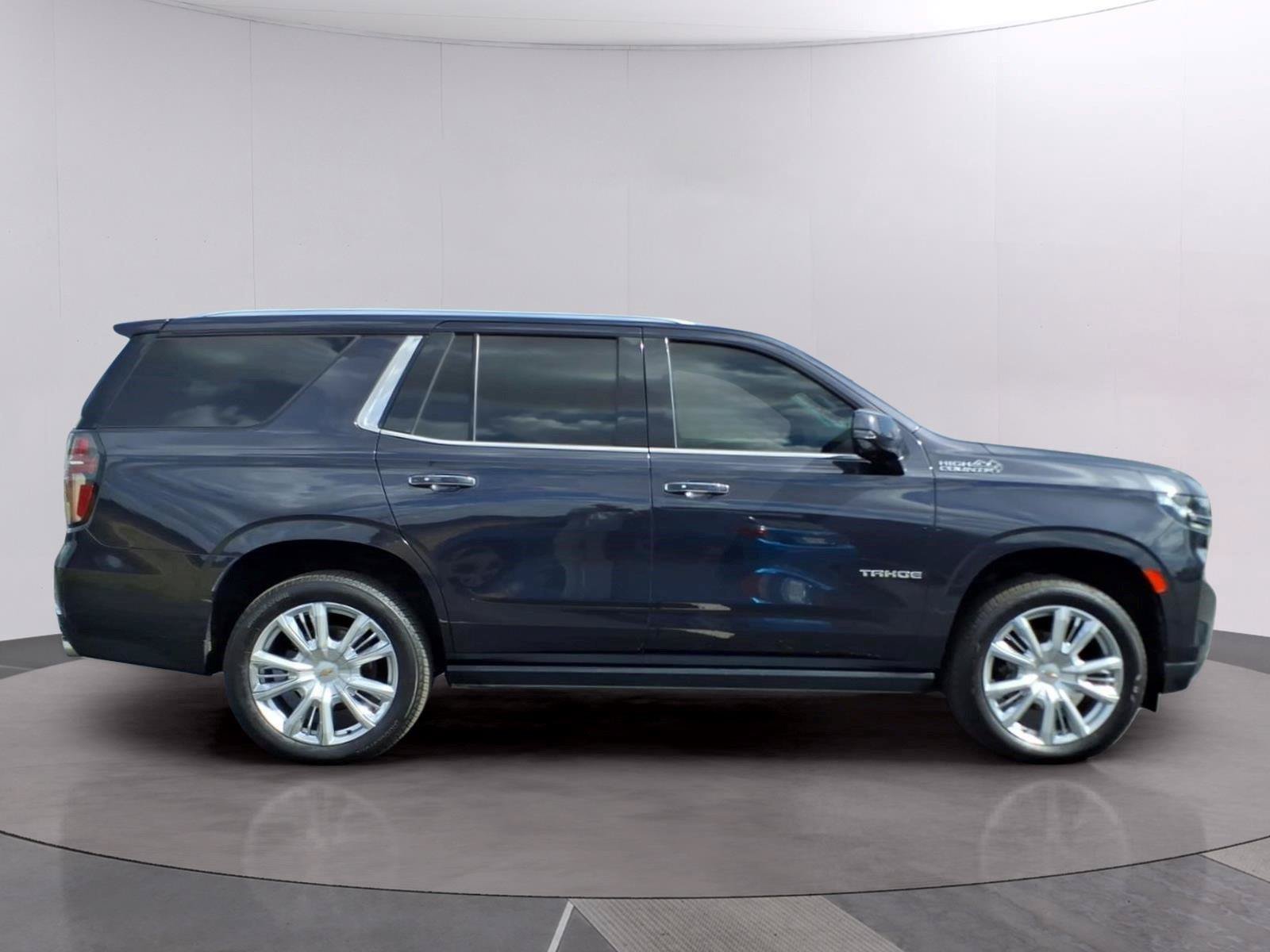 Used 2022 Chevrolet Tahoe High Country AWD/4WD image 6