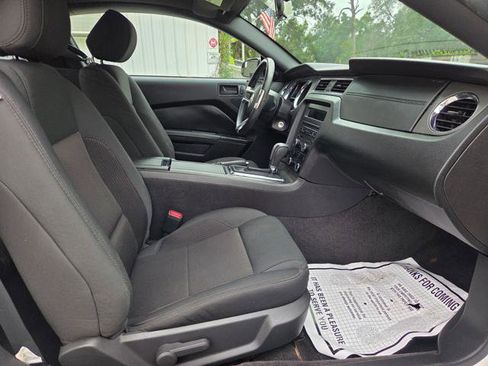 Used 2013 Ford Mustang Coupe image 24
