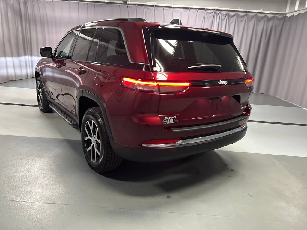 Used 2025 Jeep Grand Cherokee Limited w/ Luxury Tech Group II AWD/4WD image 5