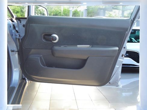 Used 2011 Nissan Versa 1.8 S w/ Plus Pkg image 19