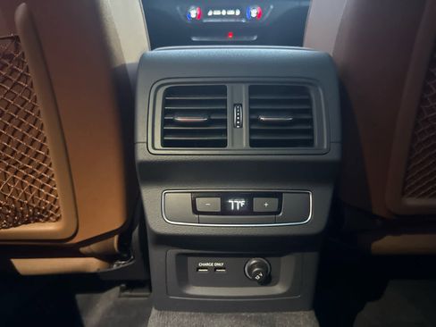 Used 2024 Audi Q5 e Premium Plus w/ Premium Plus Package image 21