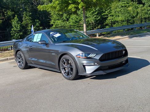 Certified 2020 Ford Mustang Coupe RWD image 1