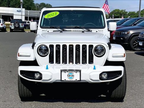 Used 2023 Jeep Wrangler Unlimited Sahara AWD/4WD image 2