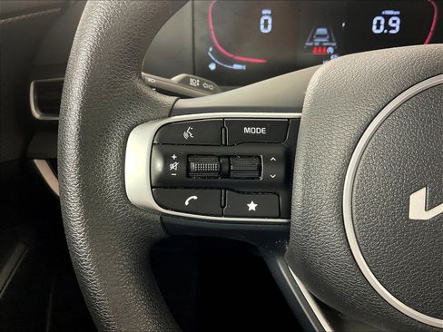 Used 2025 Kia Sportage LX AWD/4WD image 12