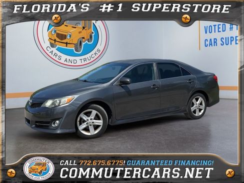 Used 2012 Toyota Camry SE image 1
