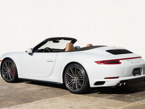 Used 2018 Porsche 911 Carrera 4S image 4